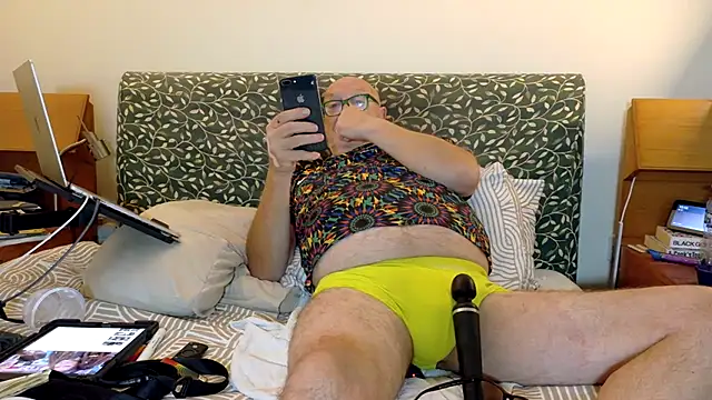 Pokazy przed kamerką – KinkCentral