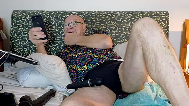 Pokazy przed kamerką – KinkCentral
