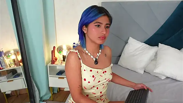 Sky_Riyoo Show in webcam