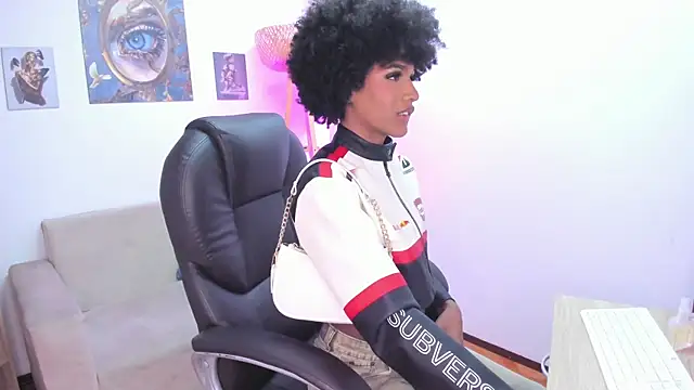 NaomiSaenz_'s Webcam Show