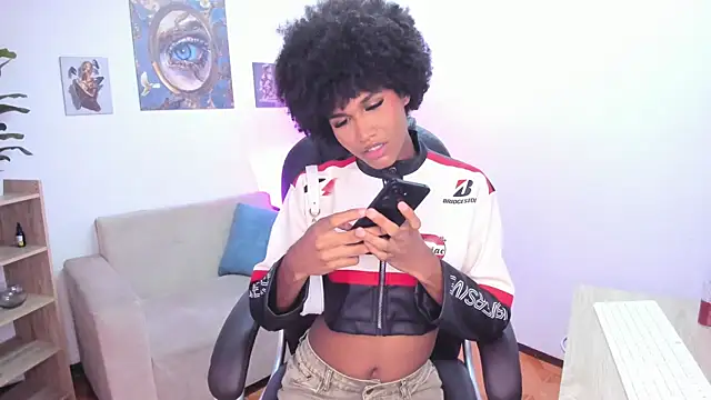 NaomiSaenz_ Pertunjukan Webcam