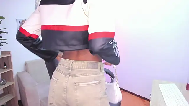 عرض كام NaomiSaenz_