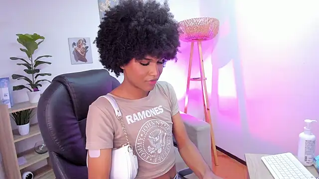 Show webcam de NaomiSaenz_