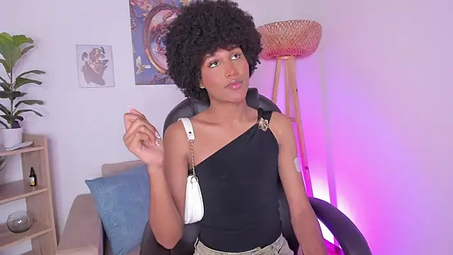 NaomiSaenz_ 在線直播表演