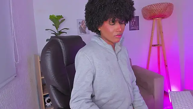 عرض كام NaomiSaenz_