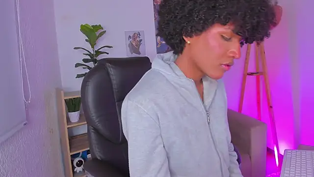عرض كام NaomiSaenz_
