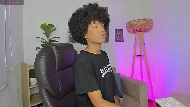 NaomiSaenz_ Webcamshow