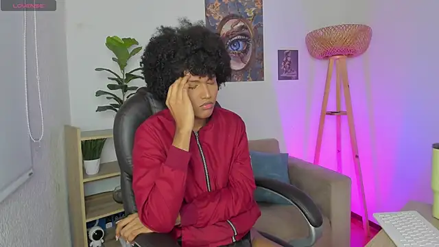 NaomiSaenz_ Webcamshow