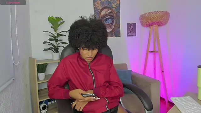 NaomiSaenz_ Шоу с уебкамера
