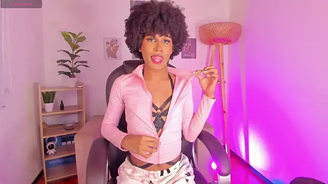 NaomiSaenz_'s Webcam Show