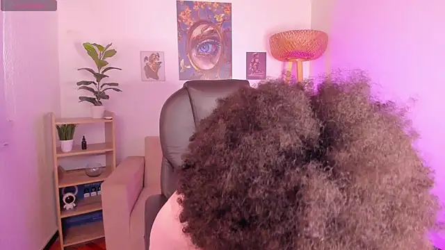 NaomiSaenz_ Pertunjukan Webcam