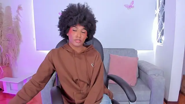 NaomiSaenz_ 在線直播表演