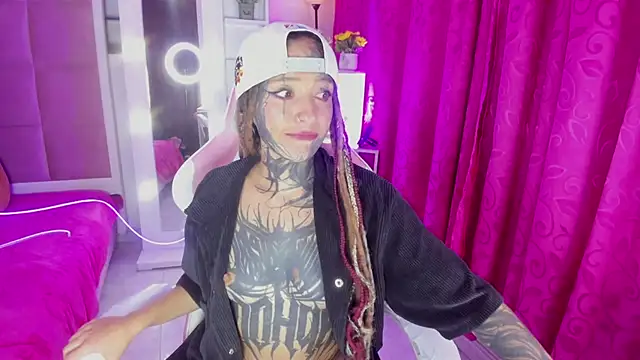 Show de Lucy_Doll8 na webcam