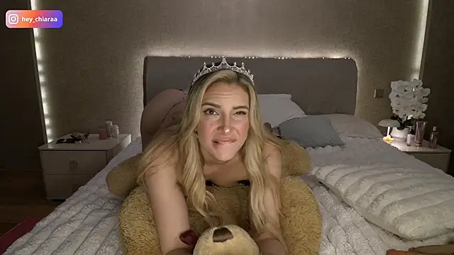 Chiara_Hollis' Webcam Show