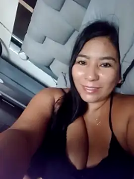 Angelsashaa07 Adlı Modelin Canlı XXX Sohbeti