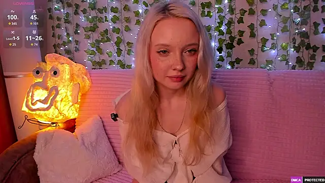 _CloudNine_'s Live XXX Chat