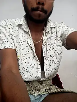 Robin681 Show in webcam
