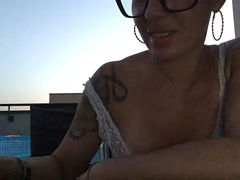XXX chat uživo modela claraxloveuse