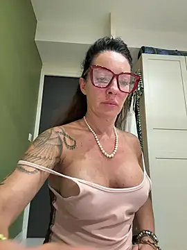 claraxloveuse Chat XXX live