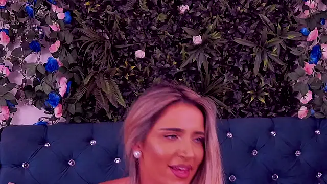 CherryMuse_'s Live XXX Chat