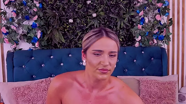 XXX chat uživo modela CherryMuse_
