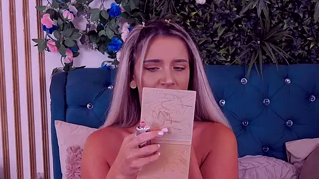 Chat +18 de CherryMuse_ ao vivo