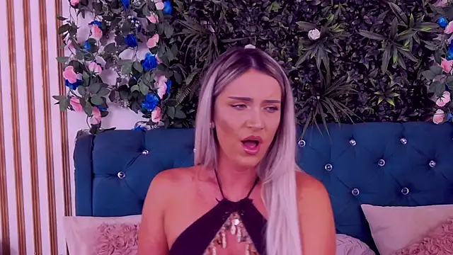 Czat XXX na żywo – CherryMuse_