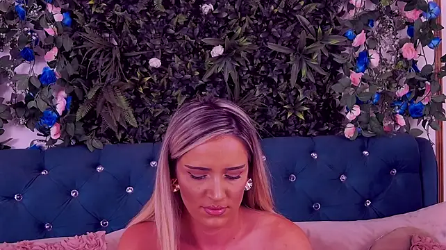 Czat XXX na żywo – CherryMuse_