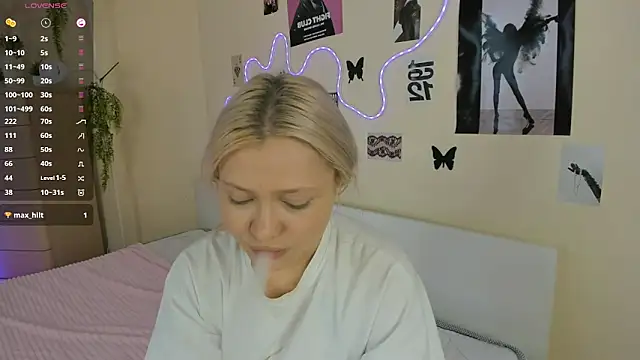 MidnightPoise's Webcam Show