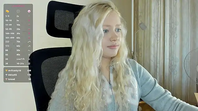MidnightPoise's Live XXX Chat