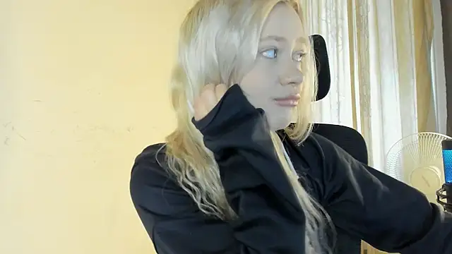 MidnightPoise's Live XXX Chat