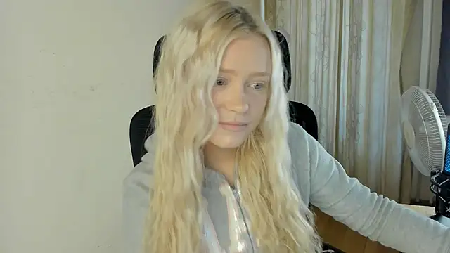 MidnightPoise's Live XXX Chat