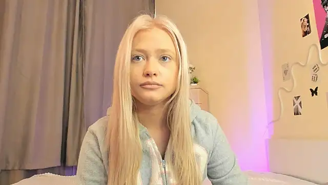 MidnightPoise's Live XXX Chat