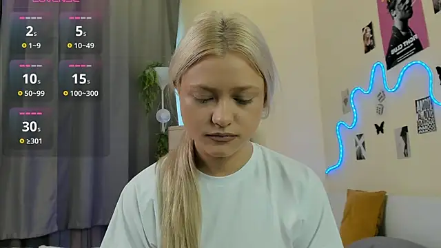 MidnightPoise live XXX chat