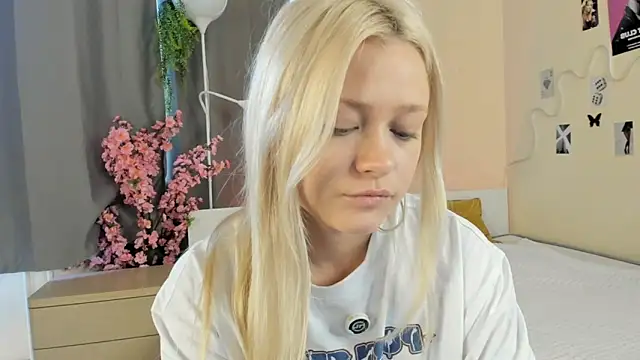 MidnightPoise's Live XXX Chat