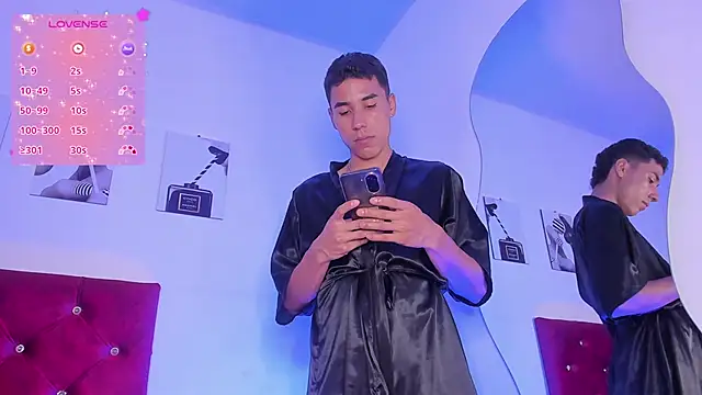 ThiagoSexy005 网络视讯表演
