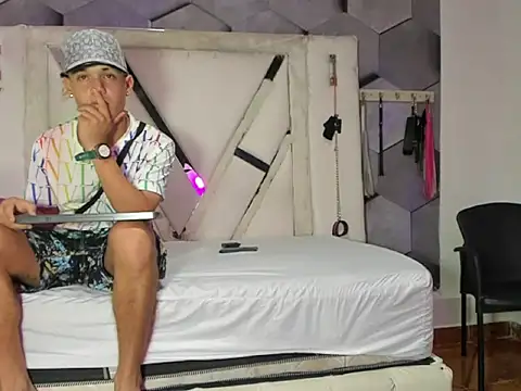 AxelAndCloe: διαδικτυακό σόου στην κάμερα