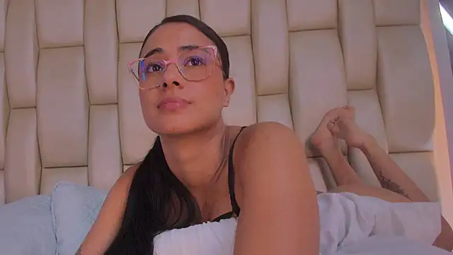 Sweet--Zoe Live XXX-chat