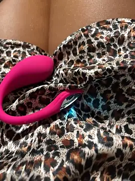 Show modela Kali-Jai na web-kameri