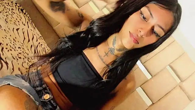 6sexybitchdirty66x webkamerás műsora