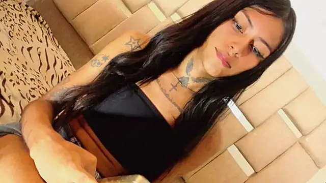 Show modela 6sexybitchdirty66x na web-kameri