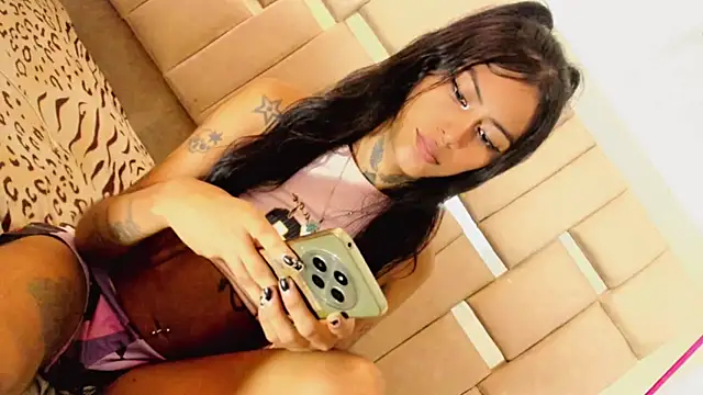 6sexybitchdirty66x webkamerás műsora