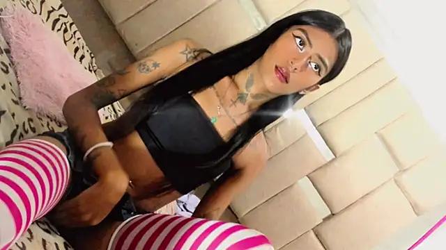 הופעת וובקאם של 6sexybitchdirty66x