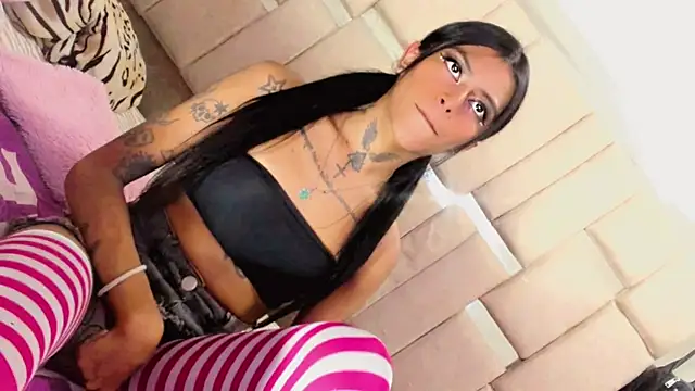 6sexybitchdirty66x Adlı Modelin Web Kamerası Şovu