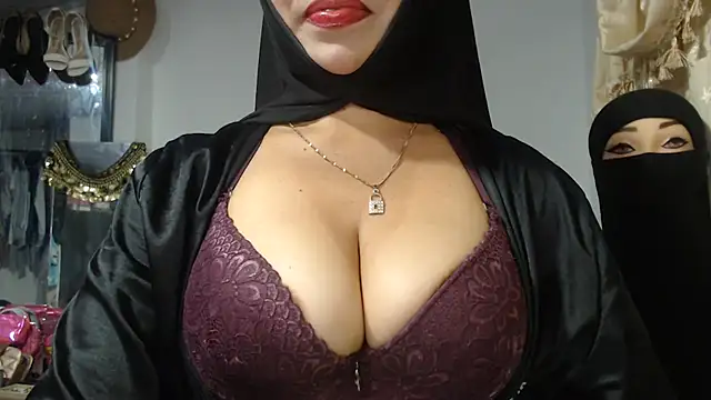 nadia__abaud Adlı Modelin Canlı XXX Sohbeti