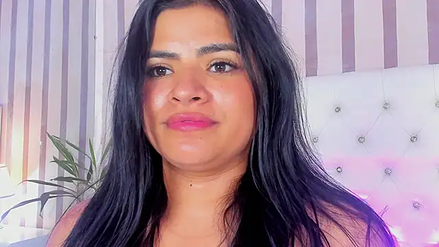Mia-Stones' Live XXX Chat
