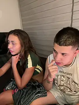 הופעת וובקאם של Bella_dannbond