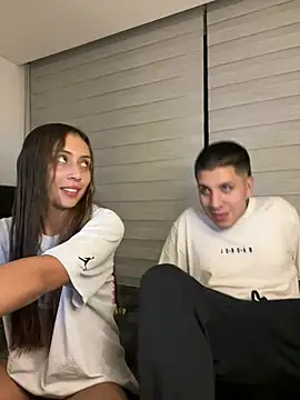 Bella_dannbond's Webcam Show