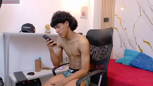 Zayn_Fox32 Webcam Show