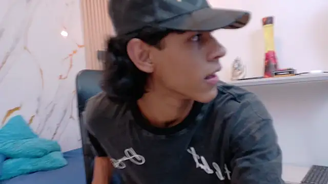 Zayn_Fox32 在線直播表演